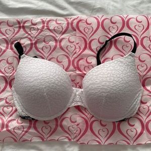 Victorias Secret PINK Wear Everywhere Push-Up Bra in Cheetah Lace